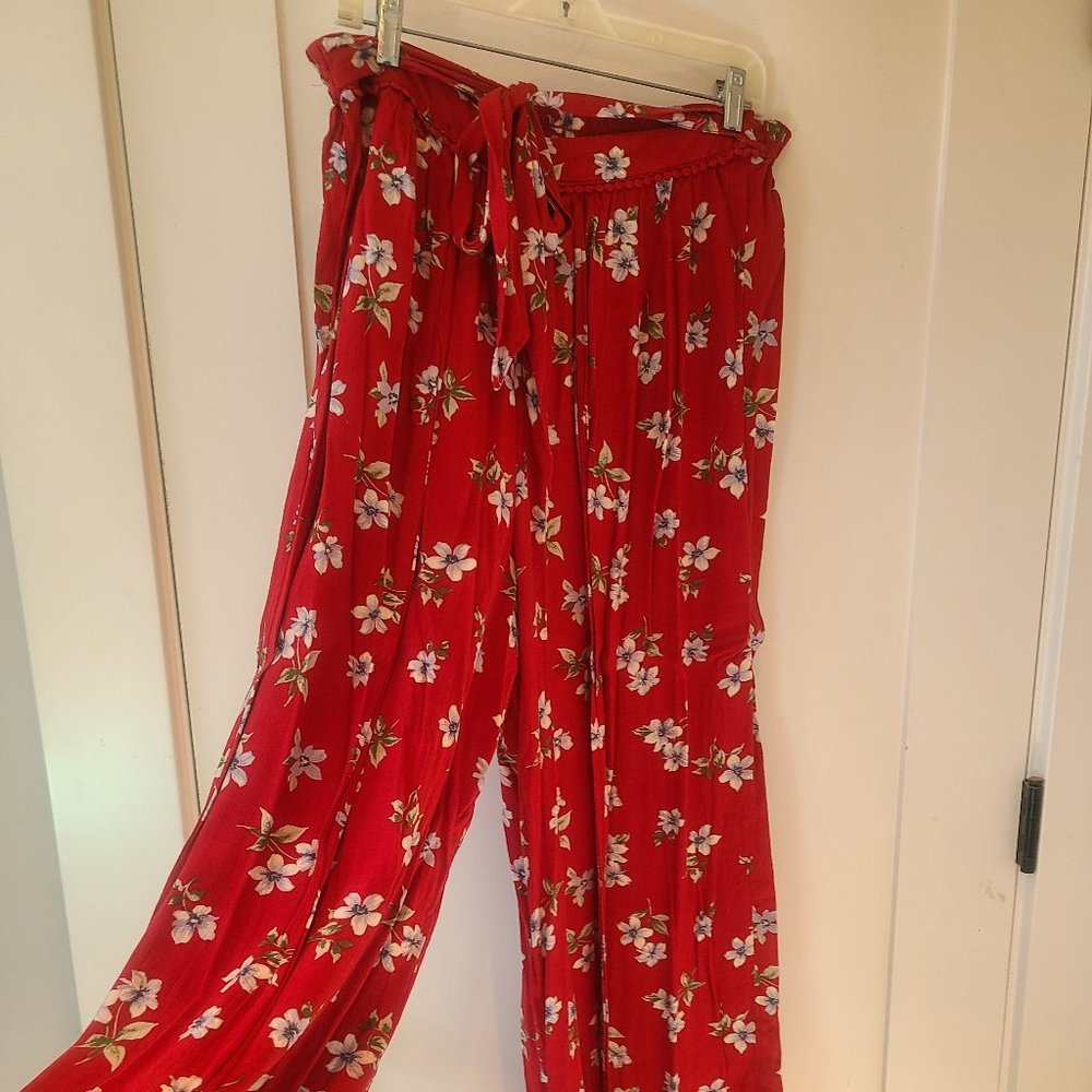 Red floral flowy pants - size M